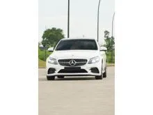 2019 Mercedes-Benz C300 2.0 AMG Line Sedan Facelift (Faktur 2020) W205 White on Black Odo 16 Rb (TERMURAH)