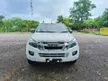 Used 2015 Isuzu D-Max 2.5 Pickup Truck//perfect condition - Cars for sale