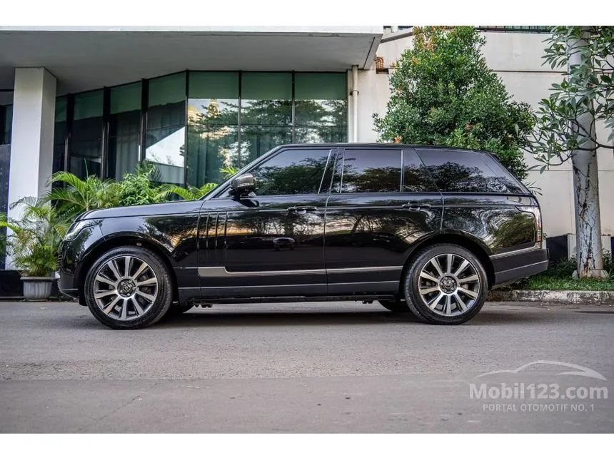 2013 Land Rover Range Rover Vogue SUV
