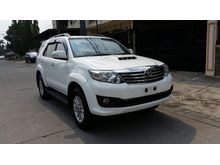Toyota Fortuner G Diesel VNT 2013 Putih FACELIF