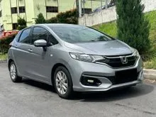 2018 Honda Jazz 1.5 E Hatchback FACELIFT/ Mileage 32K KM Only / Full Service Record HONDA / Free 3 Years Warranty / Push Start & KeyLess / Low Mileage