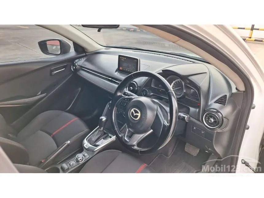 2015 Mazda 2 V Hatchback