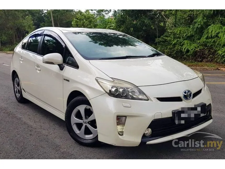 2013 Toyota Prius Hybrid Luxury Hatchback