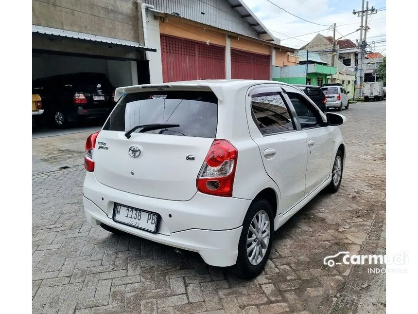 2014 Toyota Etios Valco G Hatchback