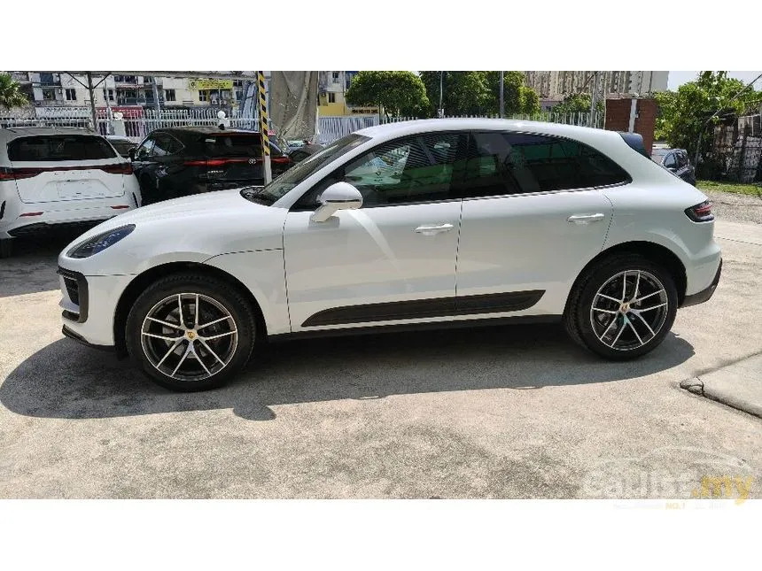 2022 Porsche Macan SUV