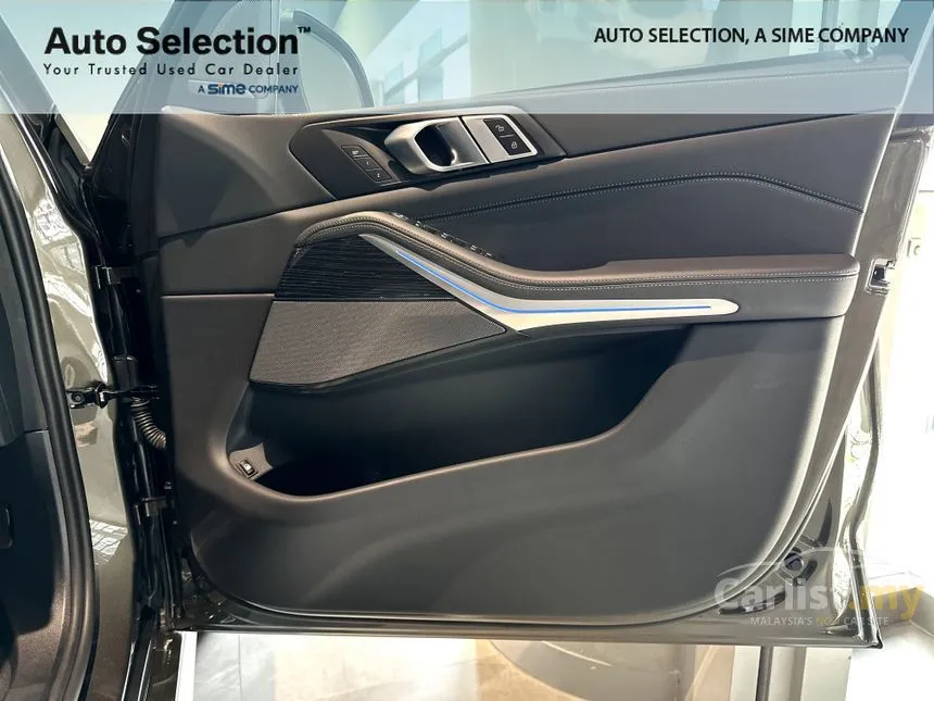 2025 BMW X5 xDrive50e M Sport SUV