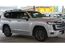 2024 Toyota Land Cruiser 3.4 J300 ZX / 2K KM / Sunroof / Black Roof Rails / 360 Camera / Head Up Display