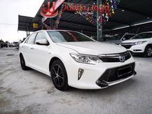 Toyota Camry 2.5 Hybrid Sedan
