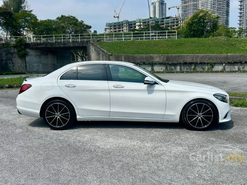 2019 Mercedes-Benz C200 AMG Line Sedan