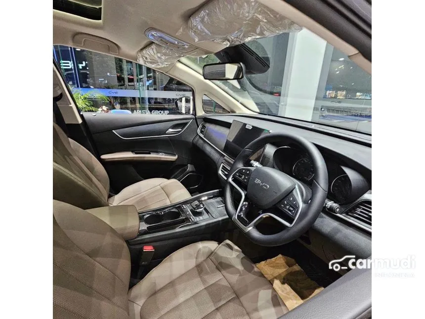 2025 BYD M6 Superior 7-seaters MPV