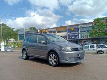 2014 Volkswagen Cross Touran 1.4 MPV