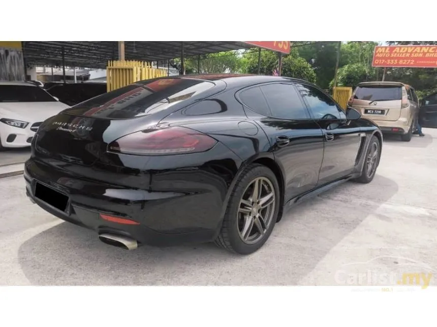 2016 Porsche Panamera 4 Hatchback