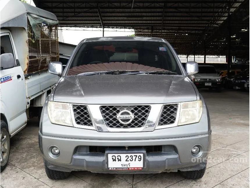 2010 Nissan Frontier Navara Calibre LE Double Cab Pickup