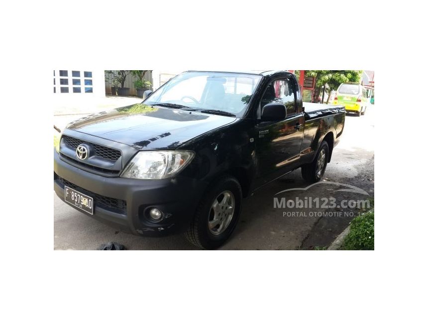 Jual Mobil  Toyota  Hilux  2010 2 0 di Jawa Barat Manual 