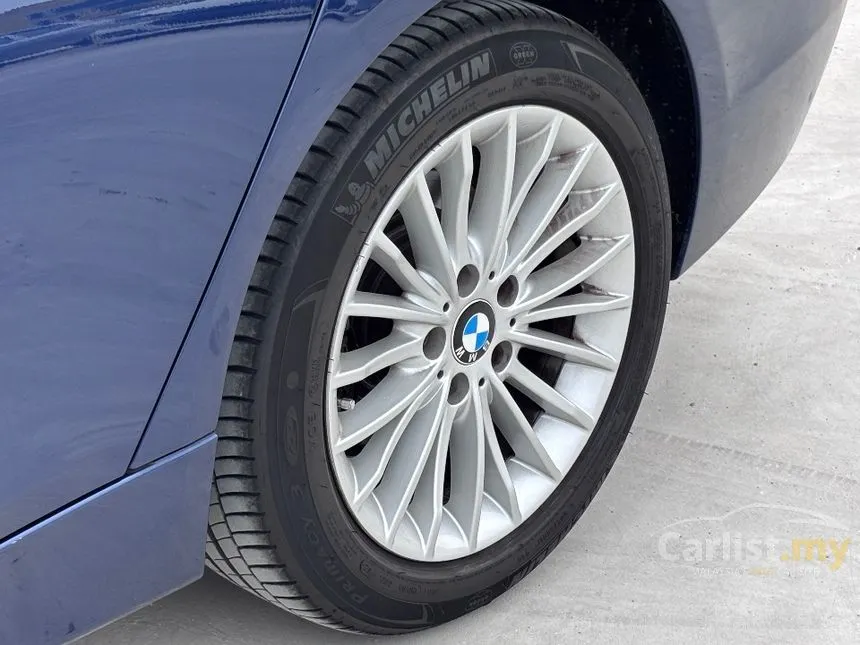 2018 BMW 318i Luxury Sedan