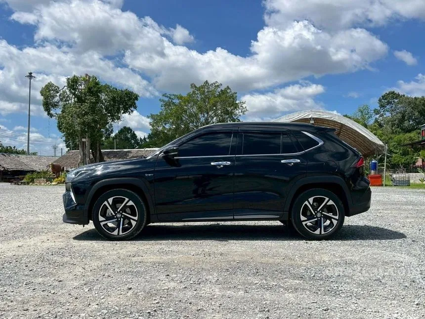 2023 Toyota Yaris Cross HEV Premium Luxury SUV