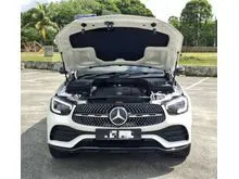 2023 Mercedes-Benz GLC300 2.0 4MATIC SUV MY22/23/24 FREE WARRANTY , SERVICE , TINTED , CARPET , PETROL . CONTITION CAR TIPTOP AT MARKET