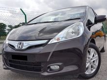 2014 Honda Jazz 1.4 Hybrid TRUE YEAR MAKE 2014 FULL LOAN FULL SERVICE 30K KM WARRANTY BY HONDA MUST VIEW
