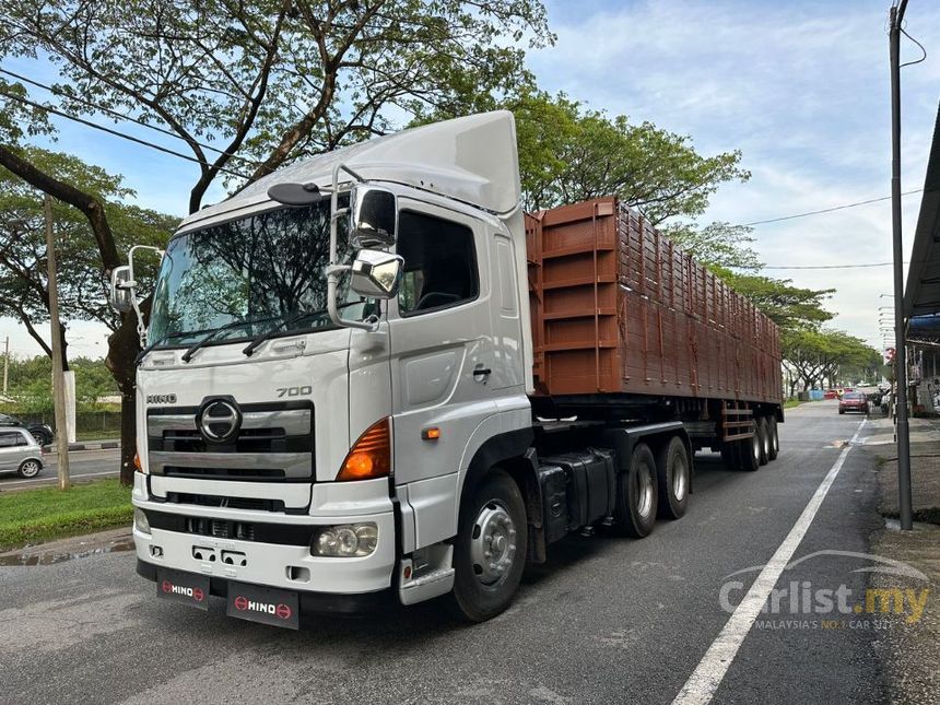Recon Unregistered Hino 700 Prime Mover 6x4 With 3axle NEW Wooden Cargo