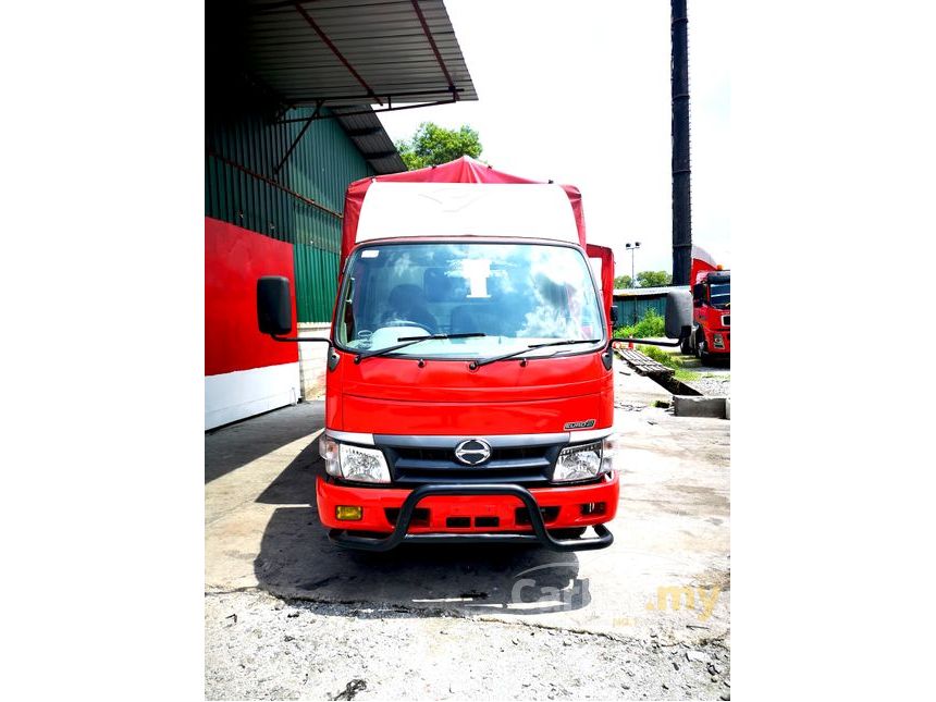 2014 Hino WU302R Lorry