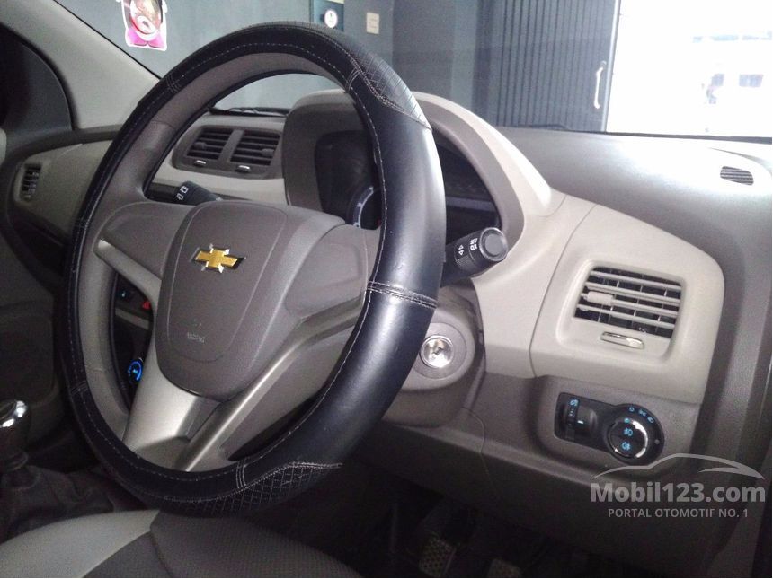 Jual Mobil Chevrolet Spin 2014 LTZ 1.2 di Jawa Timur ...