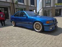 1998 BMW 323i 2.5 Sedan