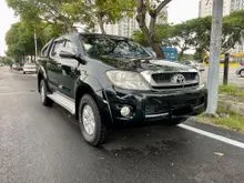 2010 Toyota Hilux 2.5 G Pickup Truck