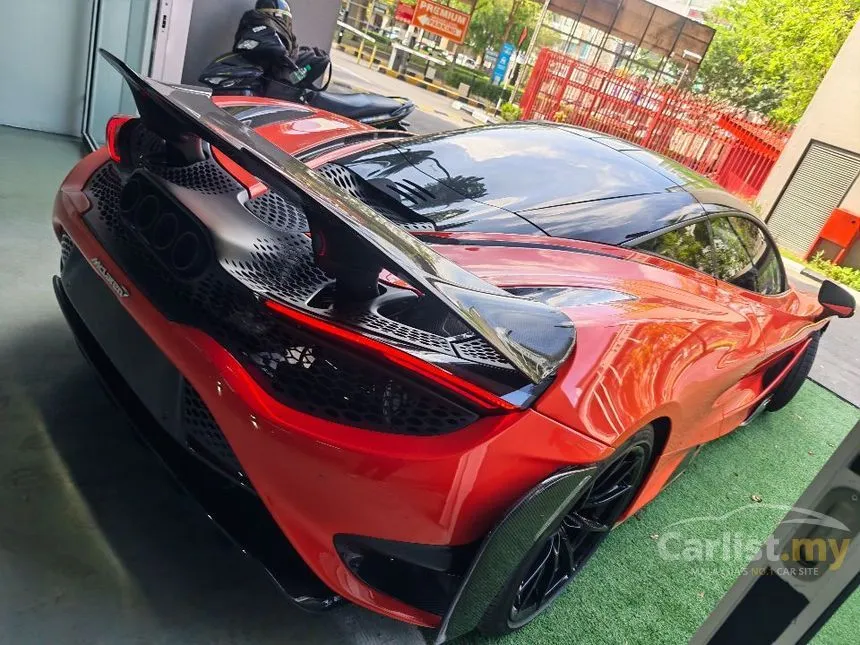 2021 McLaren 765LT Coupe
