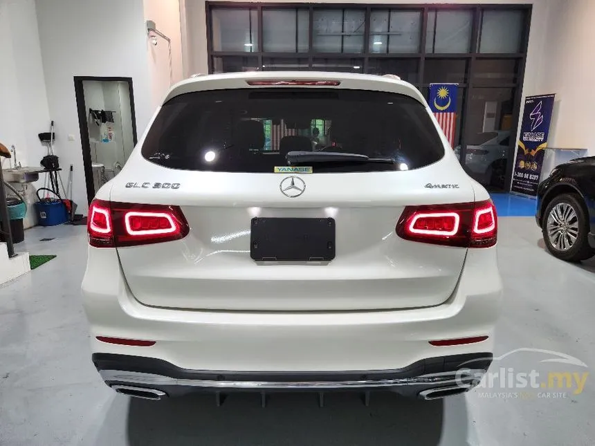 2021 Mercedes-Benz GLC300 4MATIC AMG Line SUV
