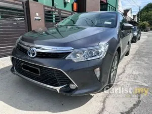 2017 Toyota Camry 2.5 Hybrid Luxury Sedan
