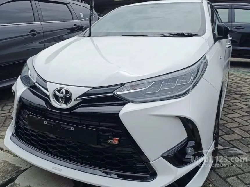 Jual Mobil Toyota Yaris 2023 S GR Sport 1.5 di DKI Jakarta Automatic Hatchback Putih Rp 308.000.000
