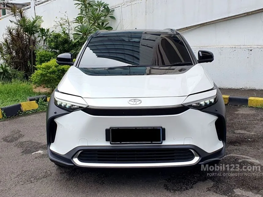 Jual Mobil Toyota BZ4X 2023 di DKI Jakarta Automatic Wagon Putih Rp 890.000.000