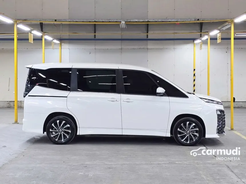 2024 Toyota Voxy (Premium Color) MPV