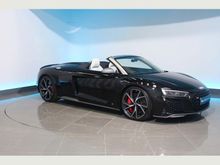 2017 Audi R8 5.2 V10 Plus Coupe / Convertible / CERAMIC BRAKES with Red Calipers / LUXURY BAG SET /