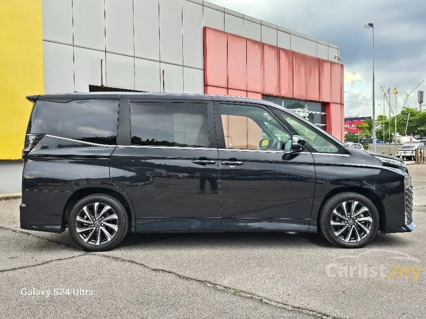2023 Toyota Voxy S-Z MPV