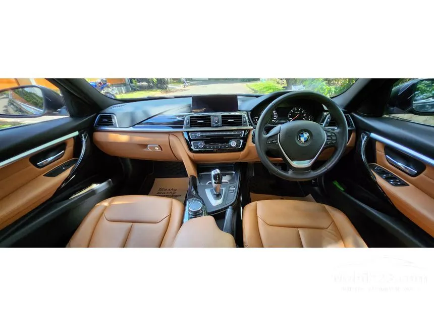 Jual Mobil BMW 320i 2018 Luxury 2.0 di Banten Automatic Sedan Abu