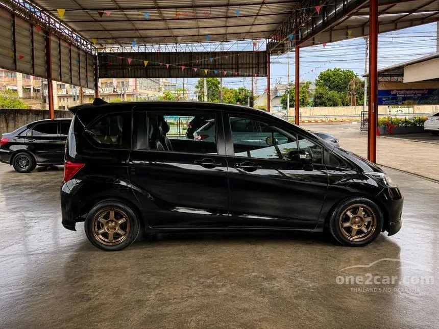 2013 Honda FREED E Wagon