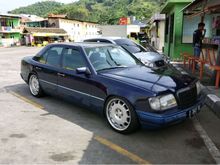 1989 Mercedes-Benz 300E 3.0 Sedan