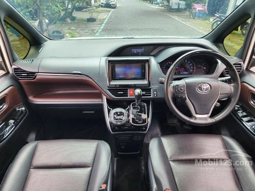 2019 Toyota Voxy MPV