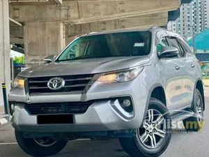 2018 Toyota Fortuner 2.4 4X4 SUV // Full Service Record Toyota // 1 Owner // Turbodiesel Engine // 6 Speed Auto // Push Start // 4WD 2H 4H 4L //