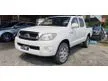 Used 2011 Toyota Hilux 2.5(M) Pickup Truck - Cars for sale
