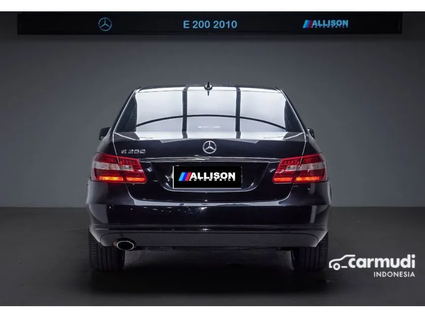 2010 Mercedes-Benz E200 CGI Sedan