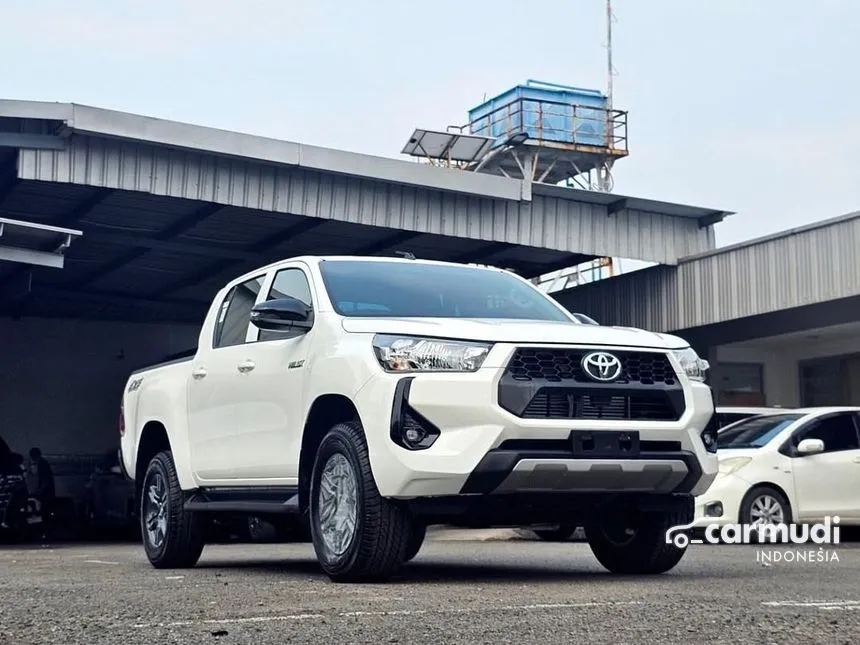 Jual Mobil Toyota Hilux 2024 G Double Cab 4X4 2.4 di Jawa Barat Manual Pickup Putih Rp 418.000.000