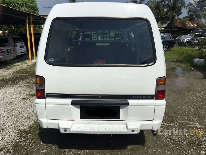 Mitsubishi Delica 2004 L300 MWB 2.5 in Penang Manual Van 