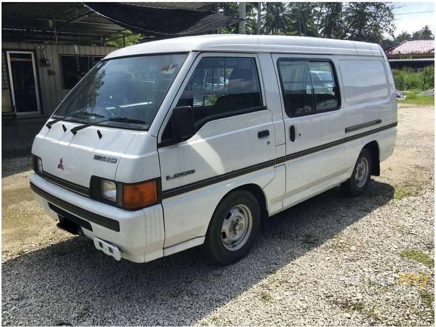 Mitsubishi Delica 2004 L300 MWB 2.5 in Penang Manual Van 