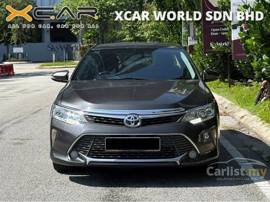 2016 Toyota Camry Hybrid Sedan