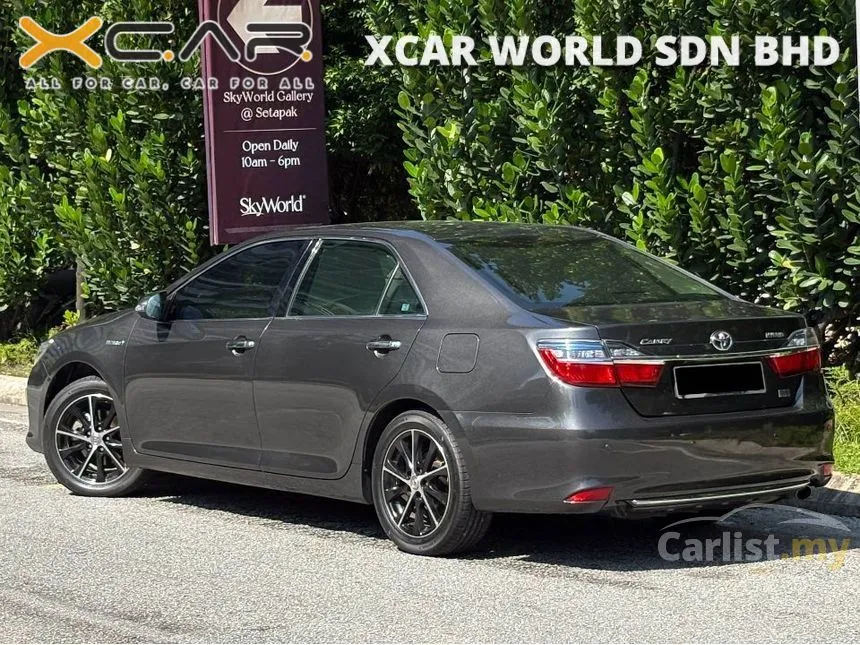 2016 Toyota Camry Hybrid Sedan