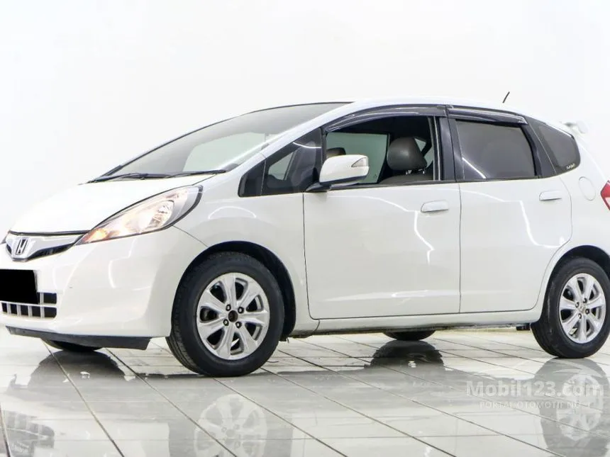 2014 Honda Jazz S Hatchback