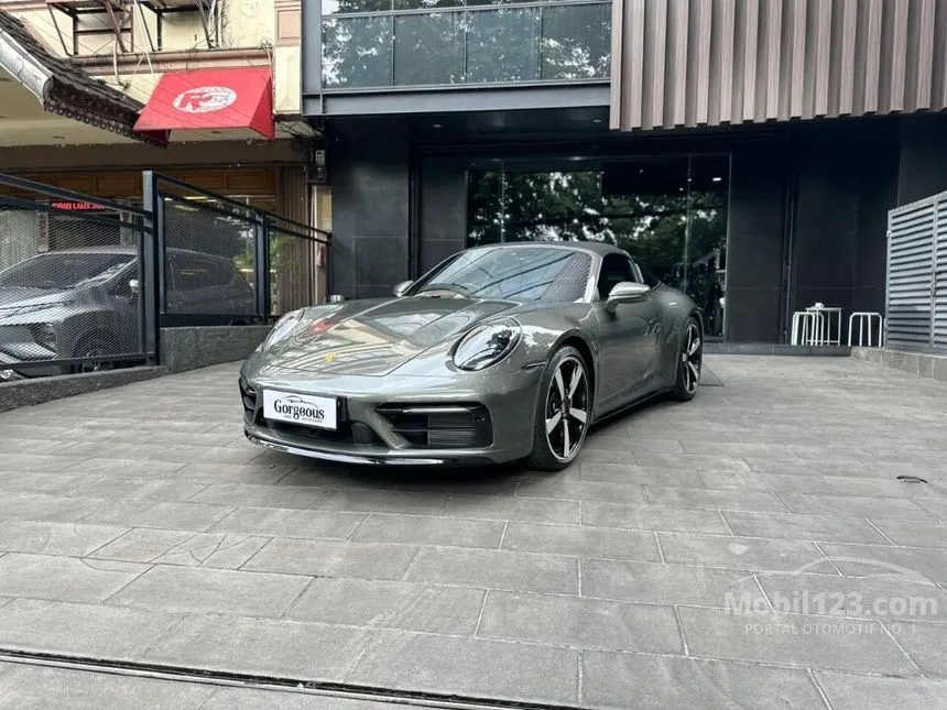Jual Mobil Porsche 911 2022 Targa 4S 3.0 di Jawa Tengah Automatic Targa Abu