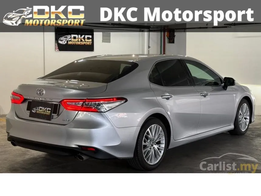 2019 Toyota Camry V Sedan